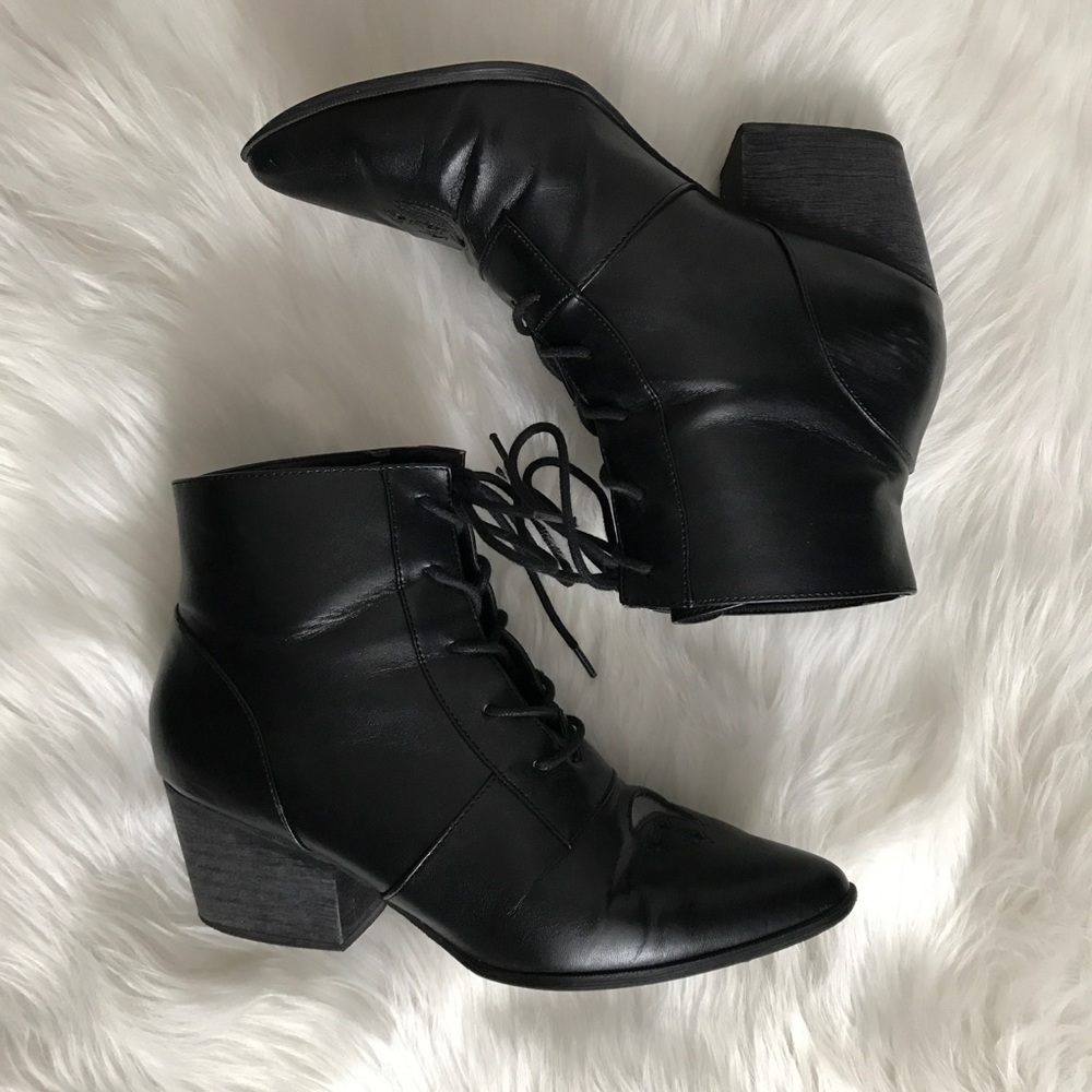 YRU Aura Boots
